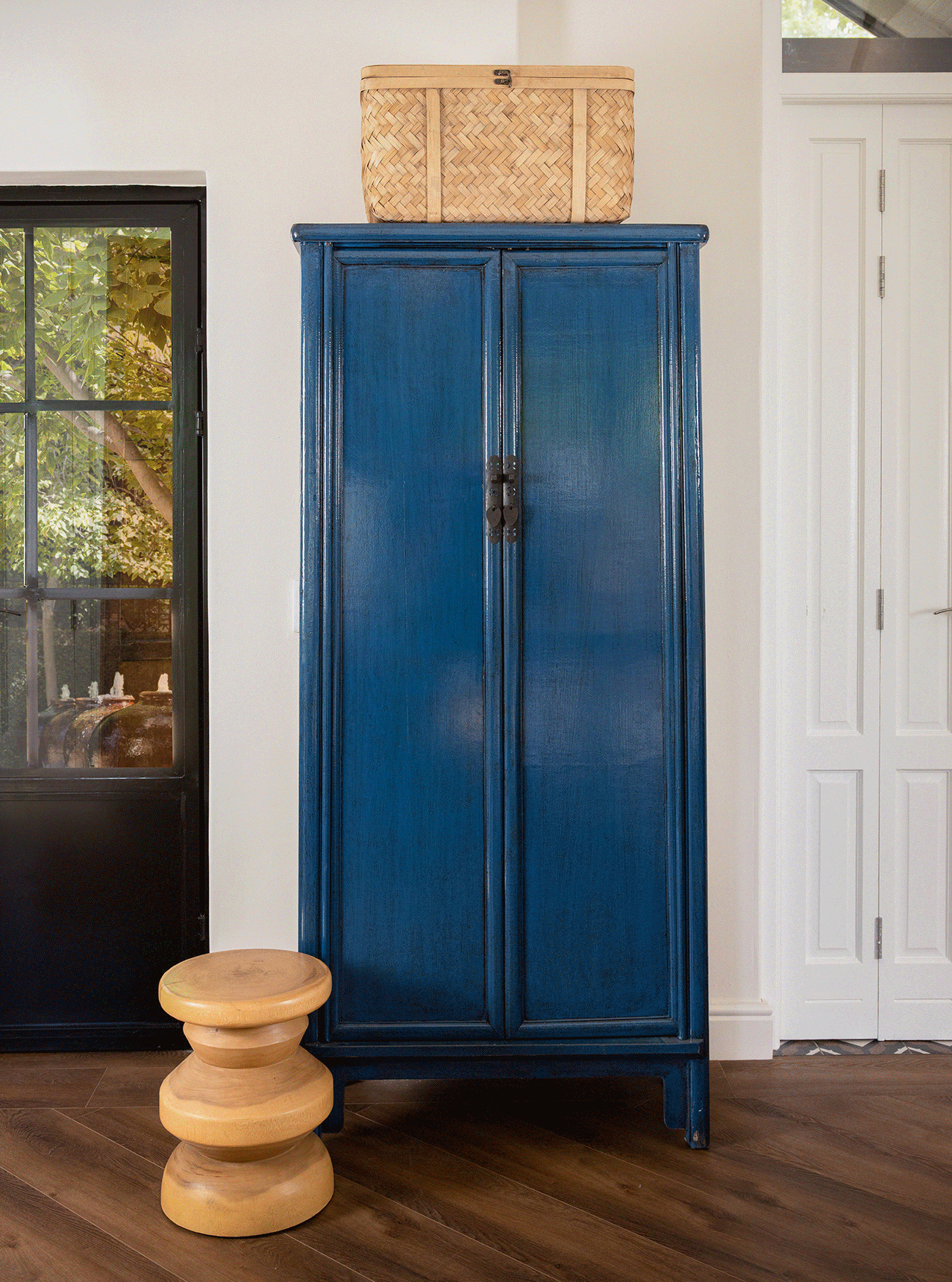Featured Collection Asian-style cupboards and display cabinets