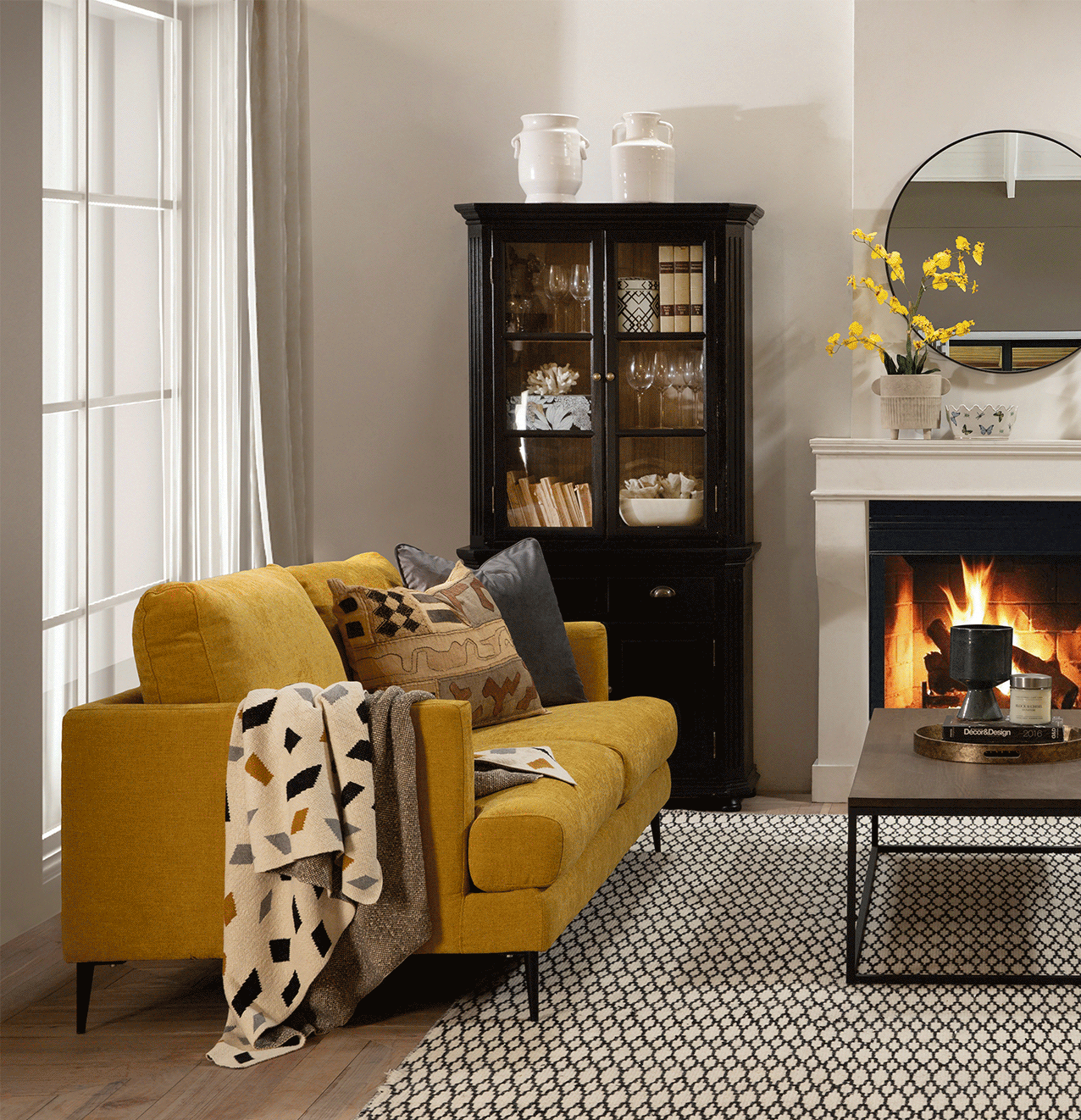 Modernist Living Room style with yellow sofa 