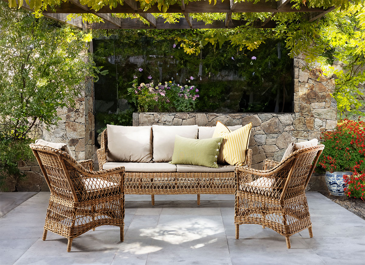 courtyard collection synthetic rattan cushions