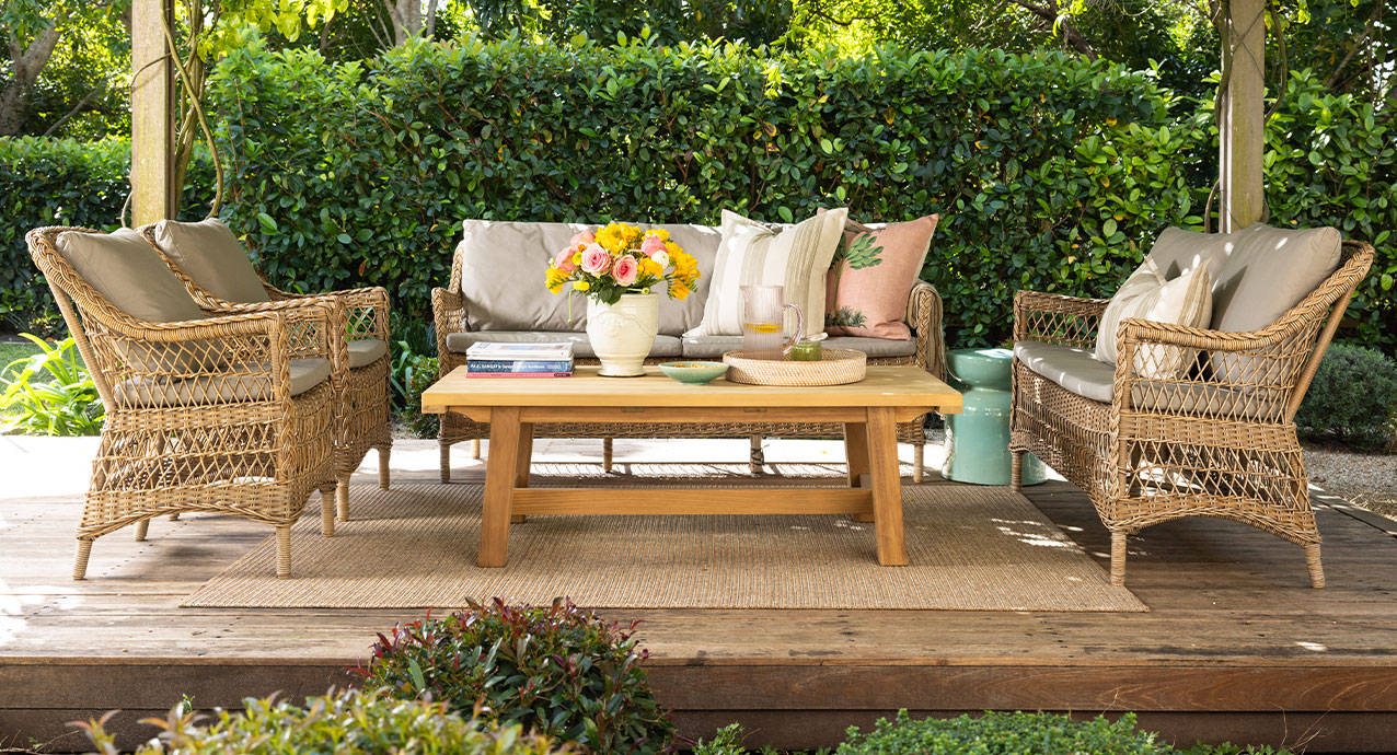 courtyard collection synthetic rattan cushions