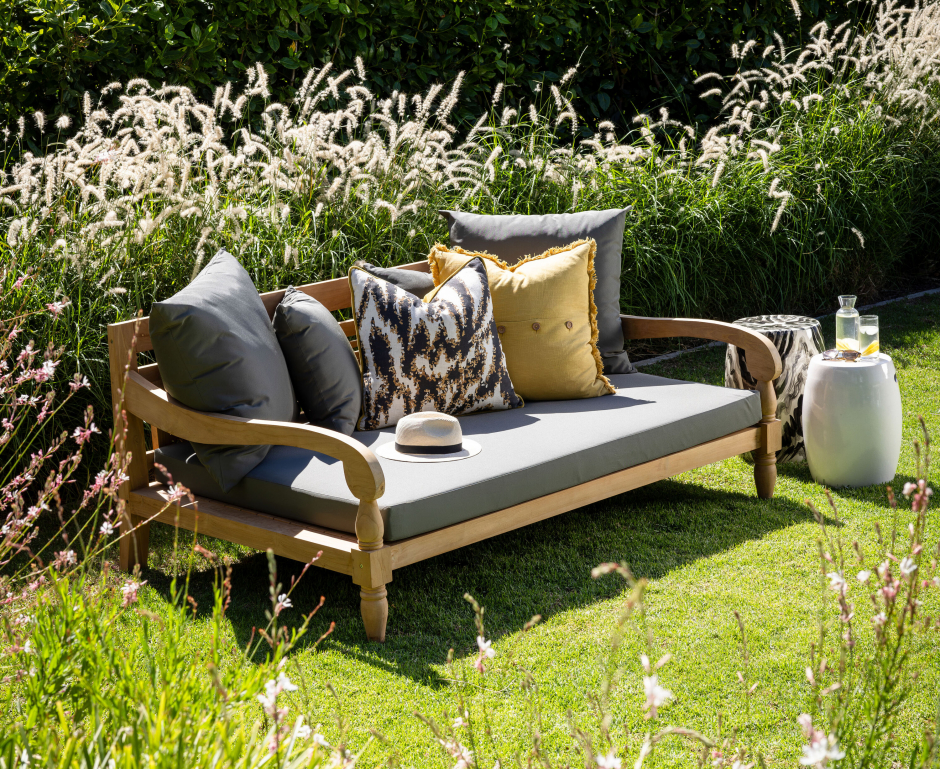 Zanzibar Daybed Block Chisel