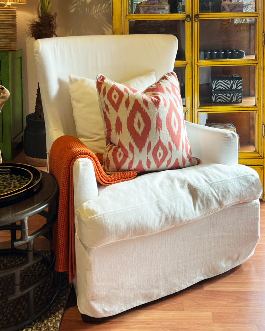 SLIPCOVER OCCASIONAL CHAIR IN WHITE