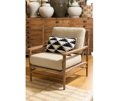 Linen arm chair with oak frame 