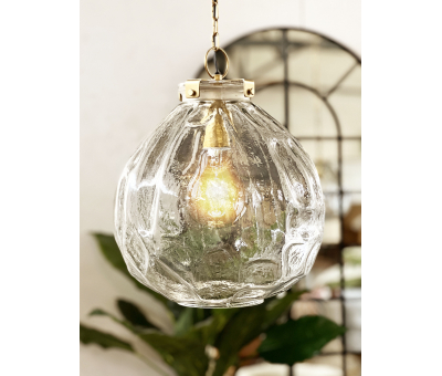Clear glass hanging pendant 