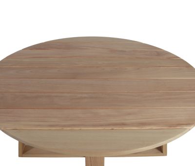 Willet round dining table in Iroko