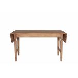 Extension dining table in wood 