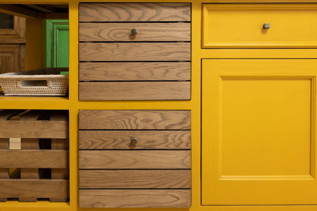 Toulouse kitchen island in yellow and weathered oak 