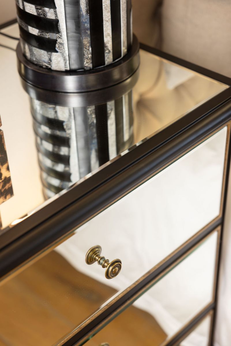 Opulent black mirrored chest of drawers 