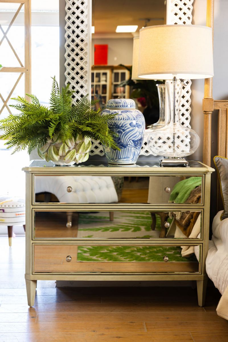 Opulent mirrored chest of drawers 