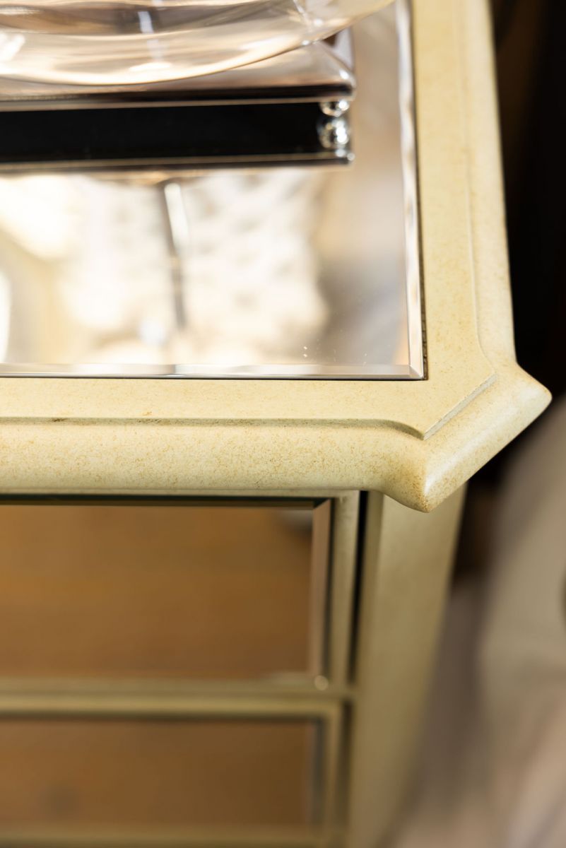 Opulent mirrored chest of drawers 
