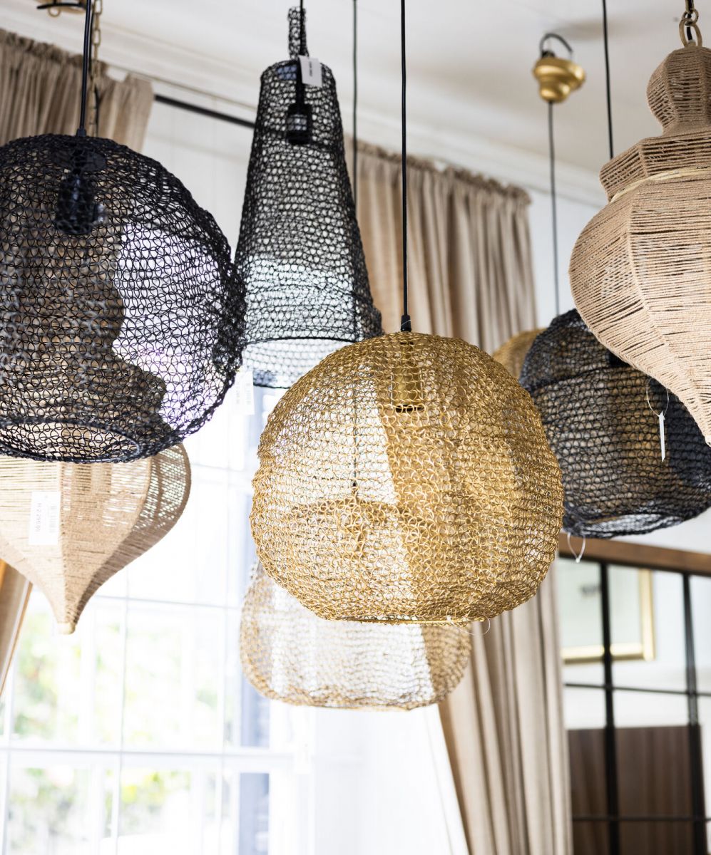 Black mesh pendant hanging light 