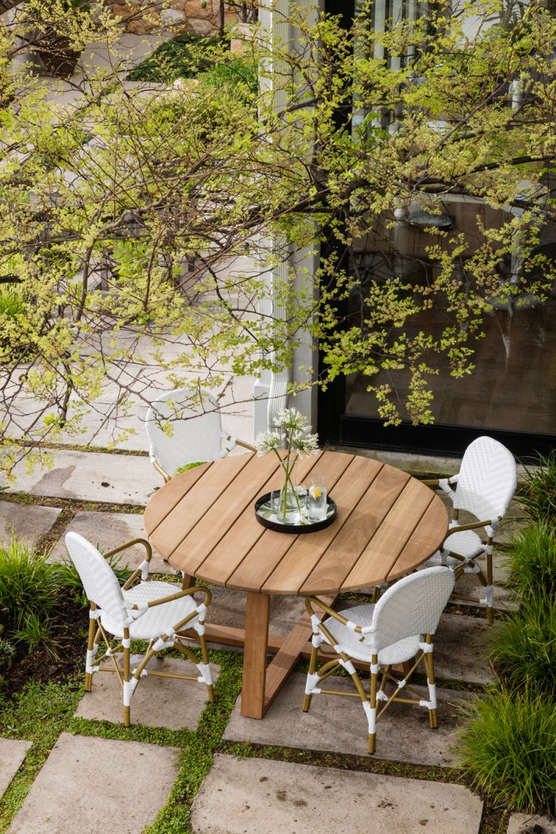 white pvc carver chair 