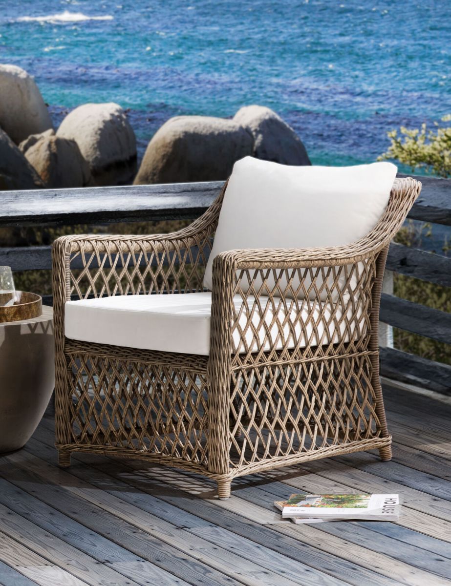 Outdoor pvc rattan lounge chair with cushions 