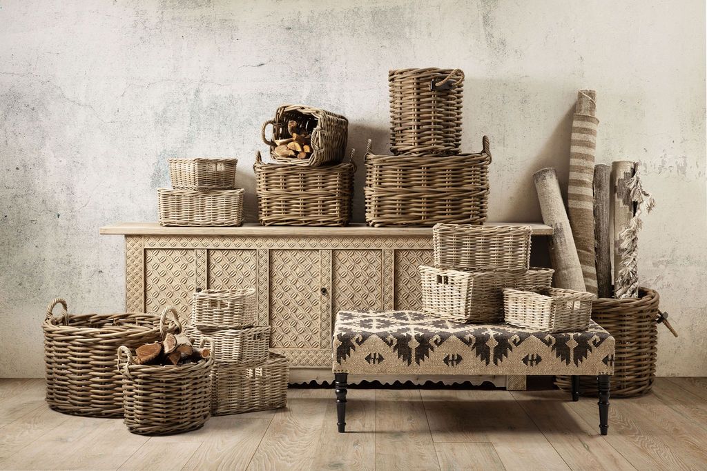 Round kubu weave basket with rope handles