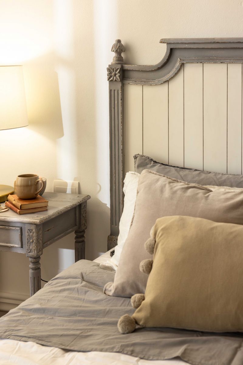 Block and chisel french style headboard 