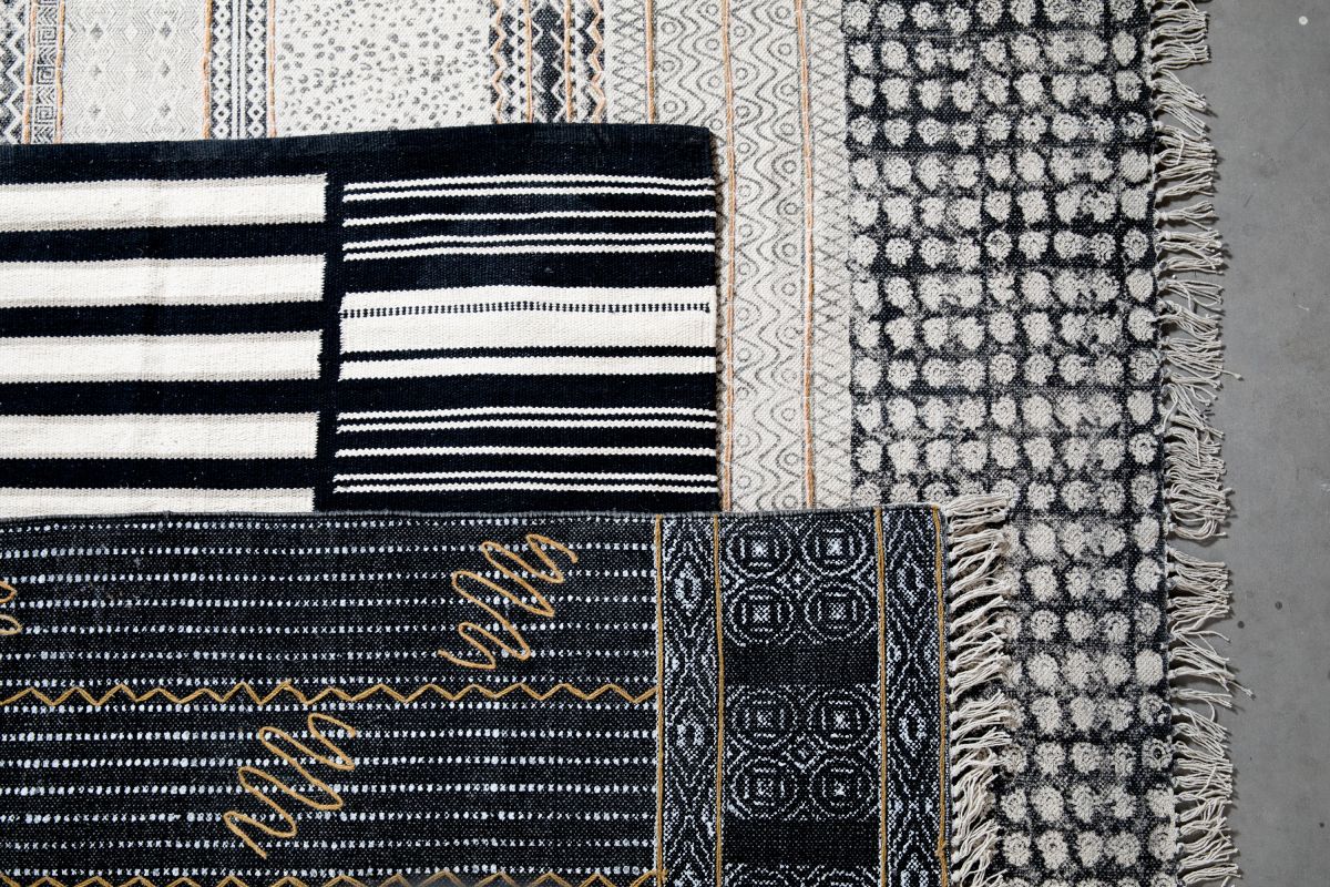 NAKSHA RUG BLACK AND WHITE STRIPE