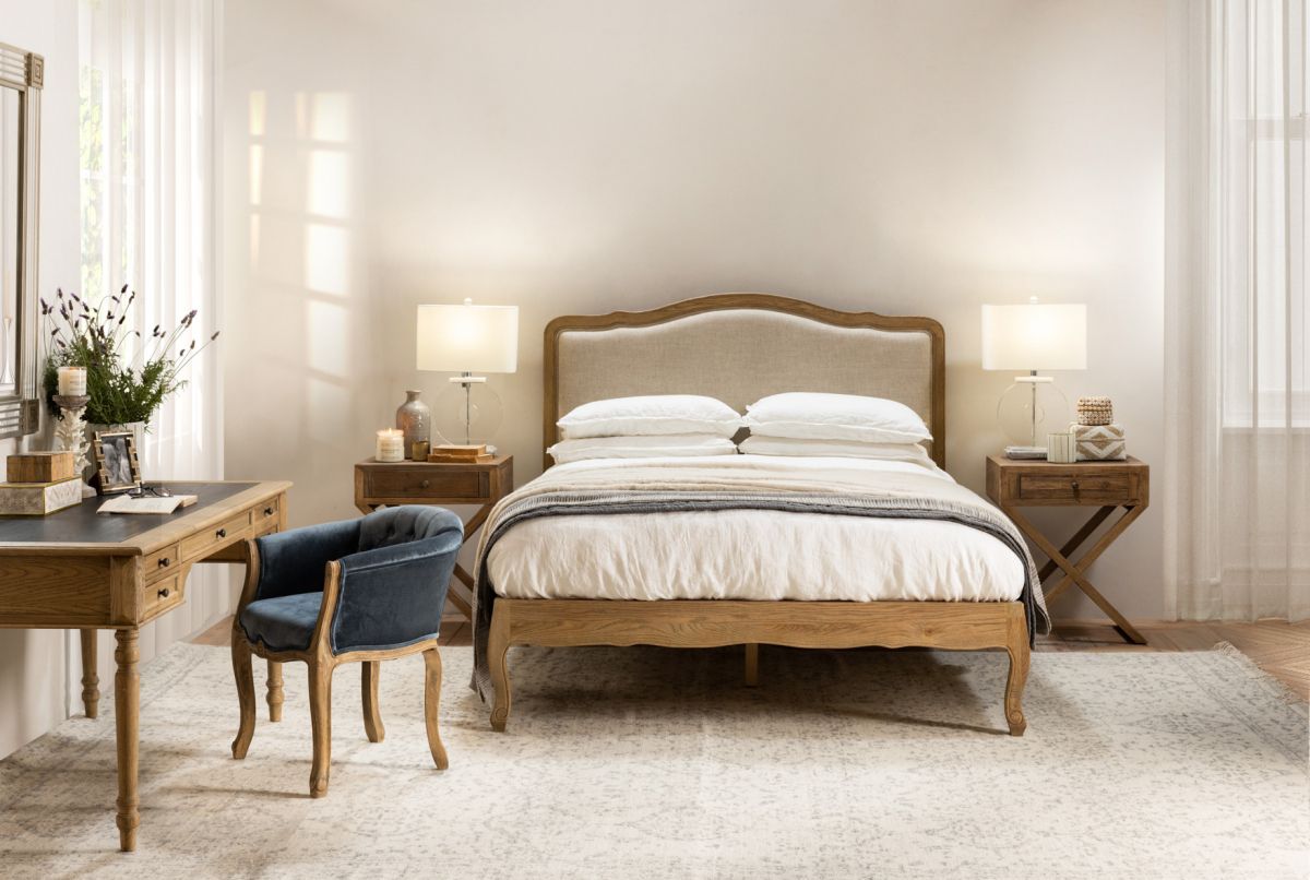 French style bed in Linen with oak wooden frame Château Collection