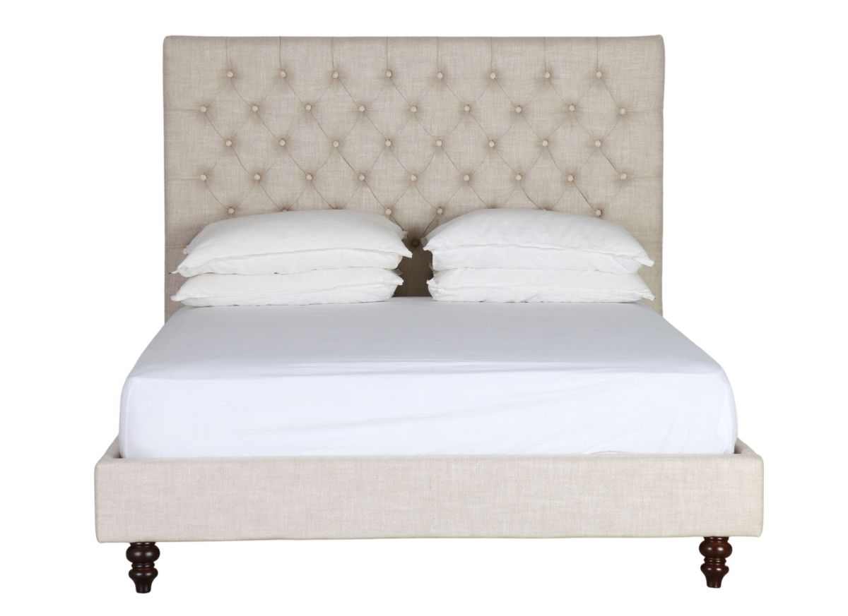 deep buttoned bed in linen 
