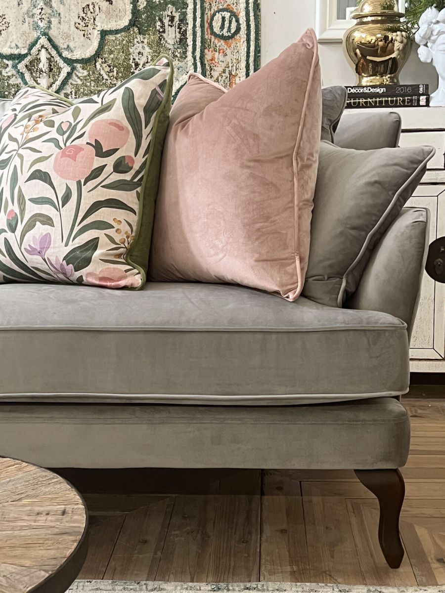 Monroe sofa in silver
