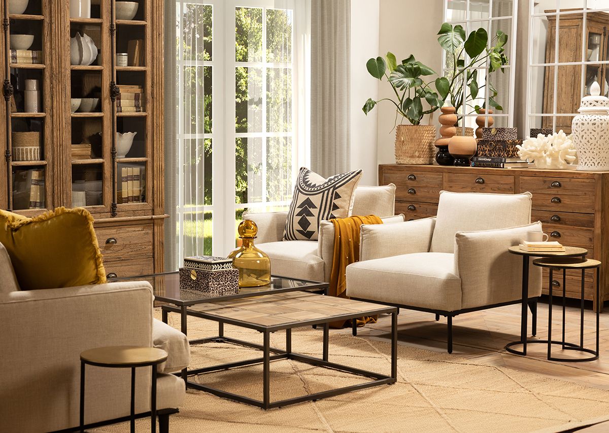 Glass and wood square coffee table with metal frame 