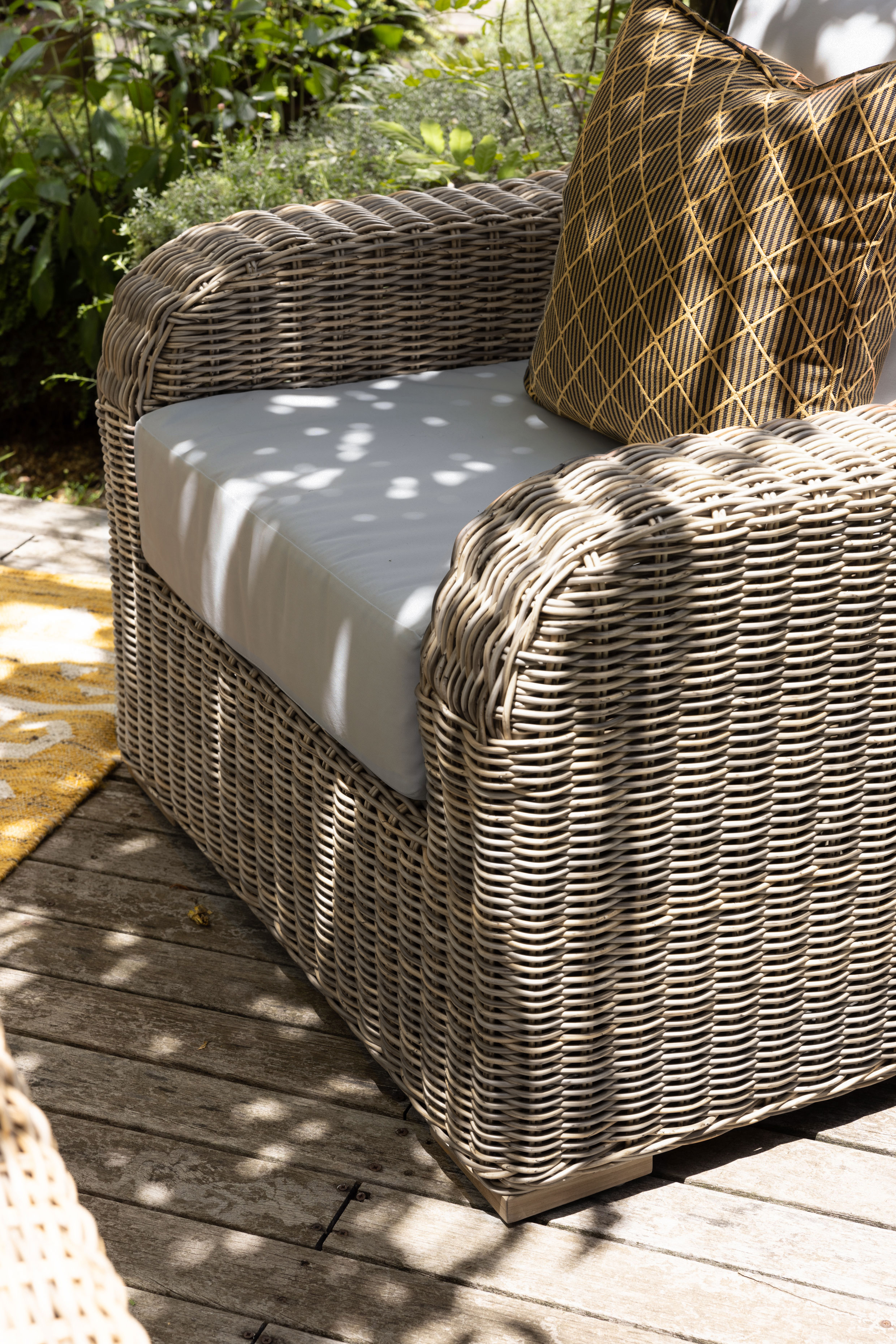 Constantia armchair in synthetic rattan and grey sunproof cushions 