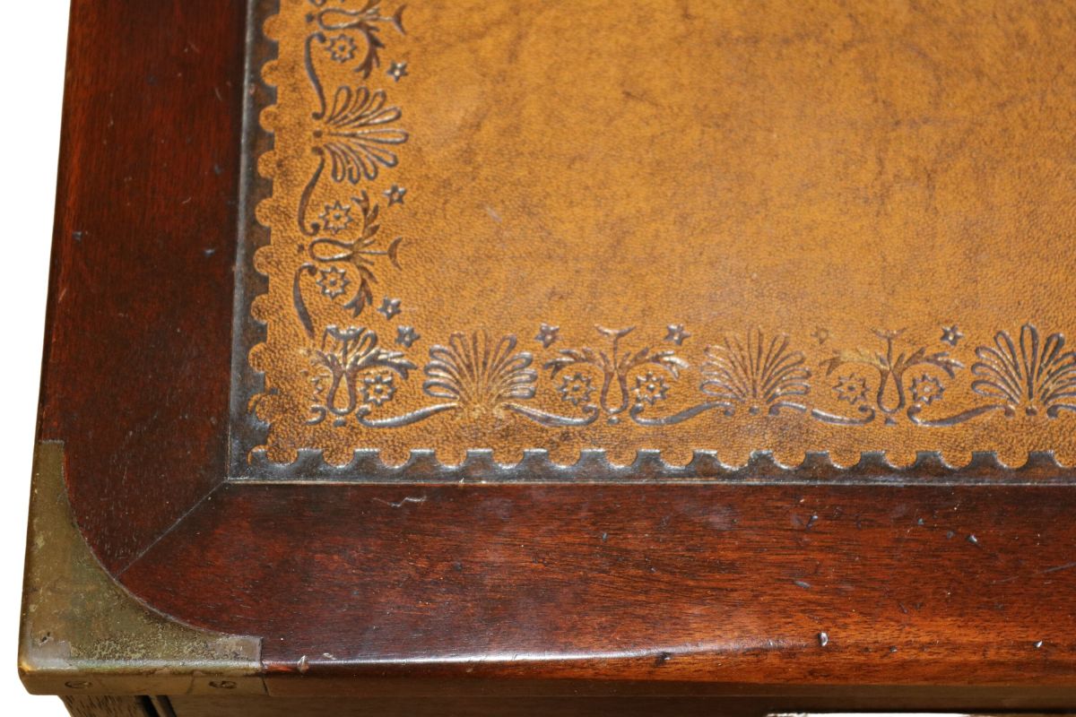 Limited edition office desk with brass details 
