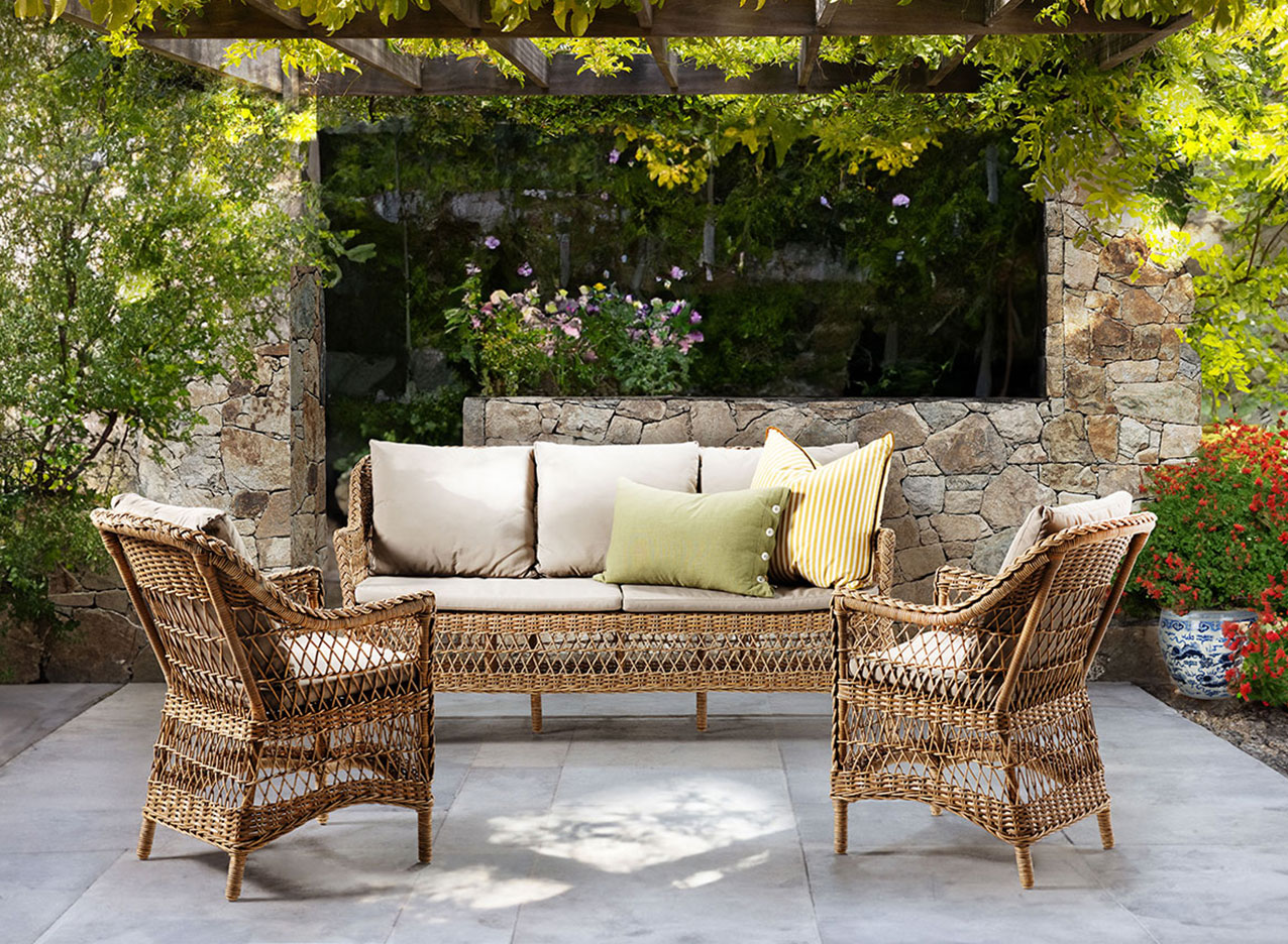 courtyard collection synthetic rattan cushions